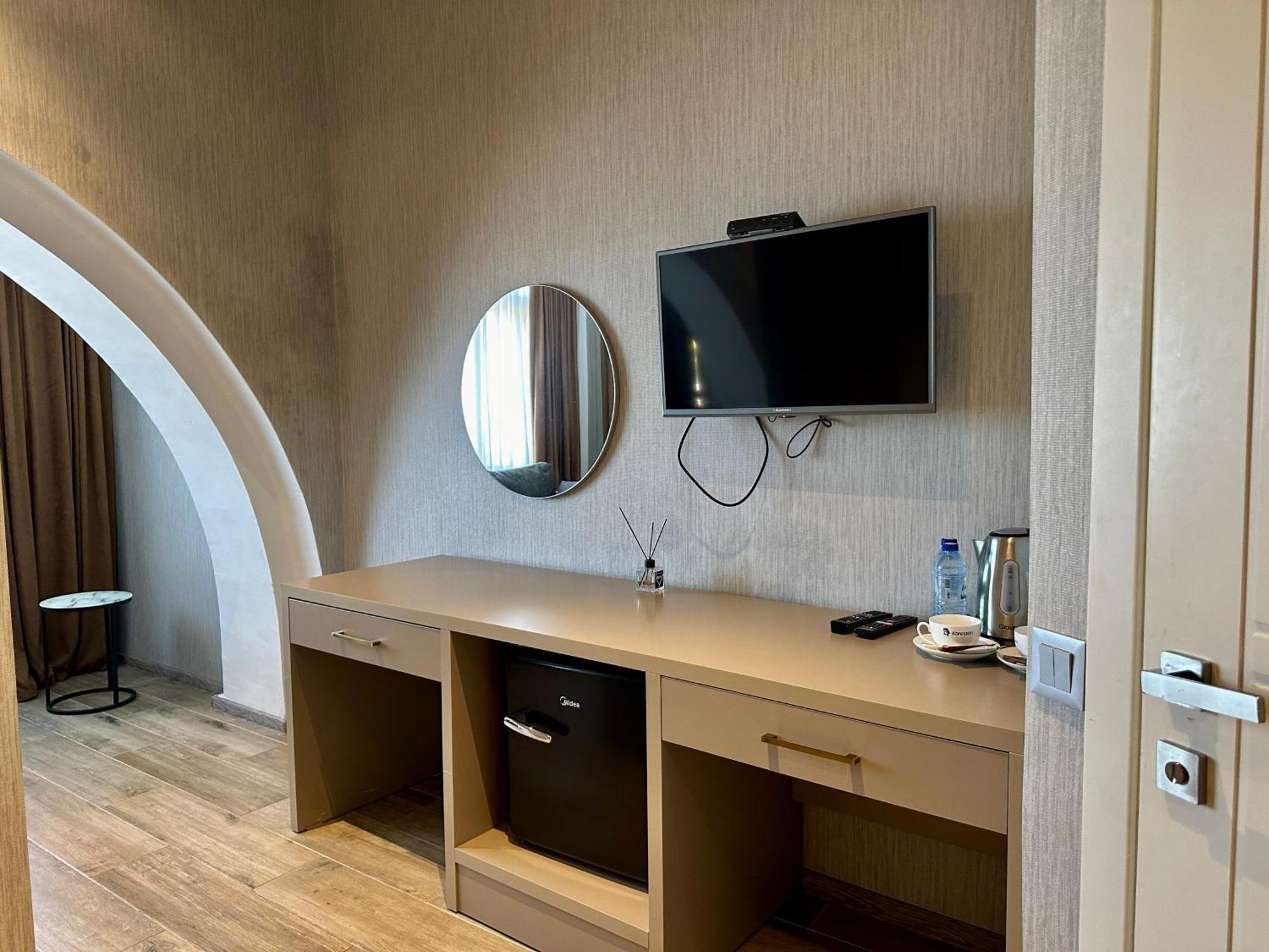 Emerald Hotel Batum Dış mekan fotoğraf