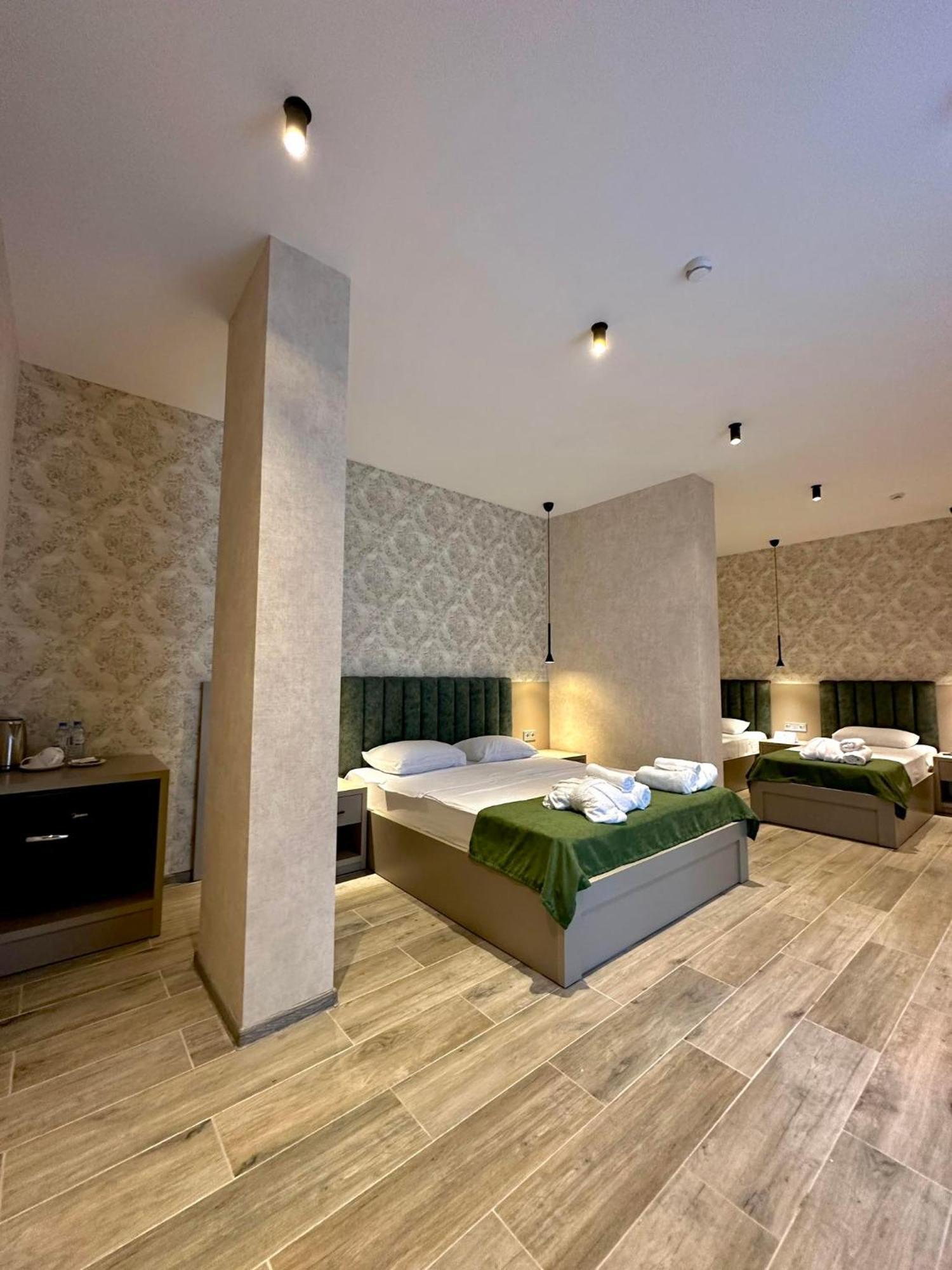 Emerald Hotel Batum Dış mekan fotoğraf