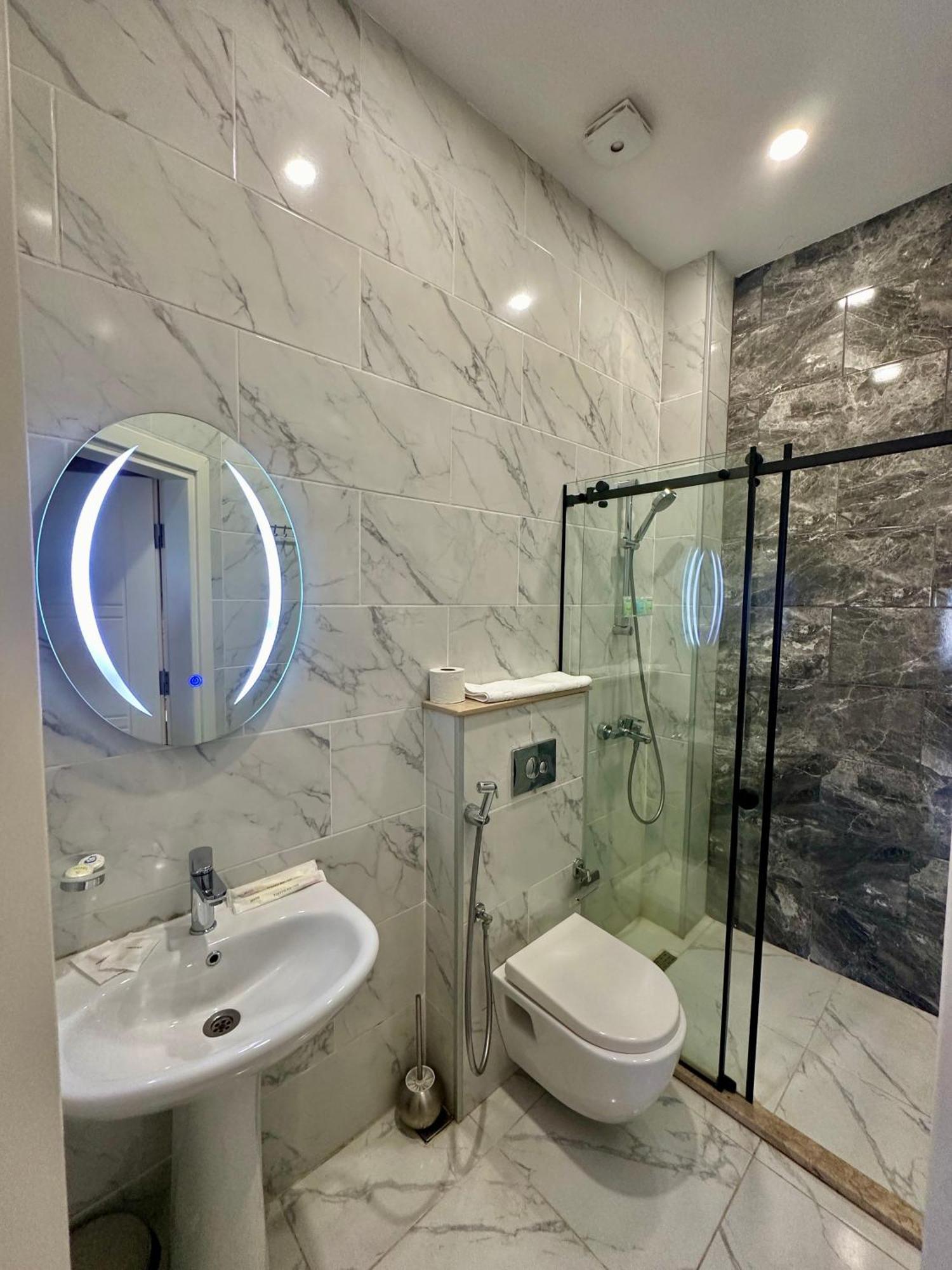 Emerald Hotel Batum Dış mekan fotoğraf