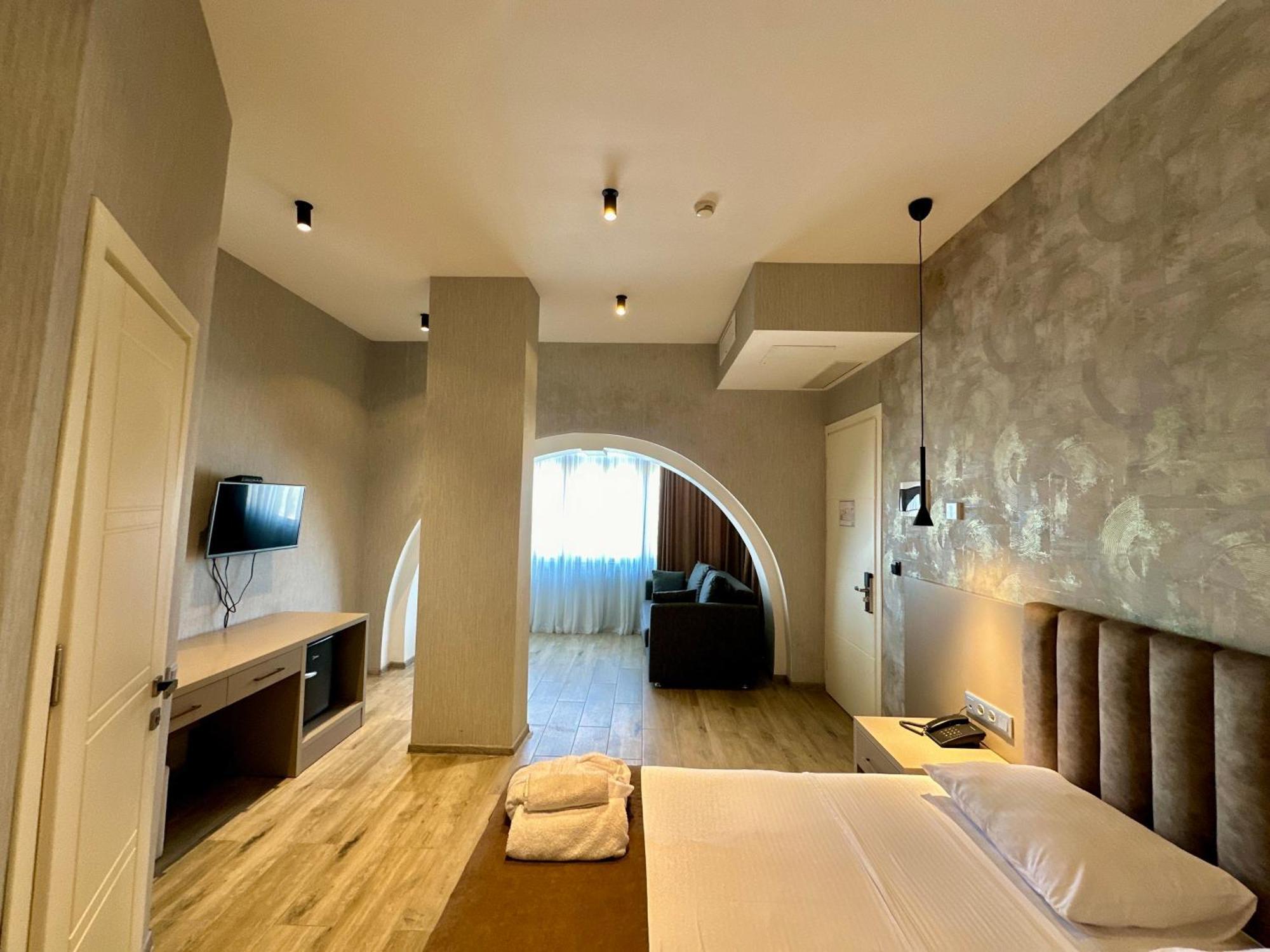 Emerald Hotel Batum Dış mekan fotoğraf