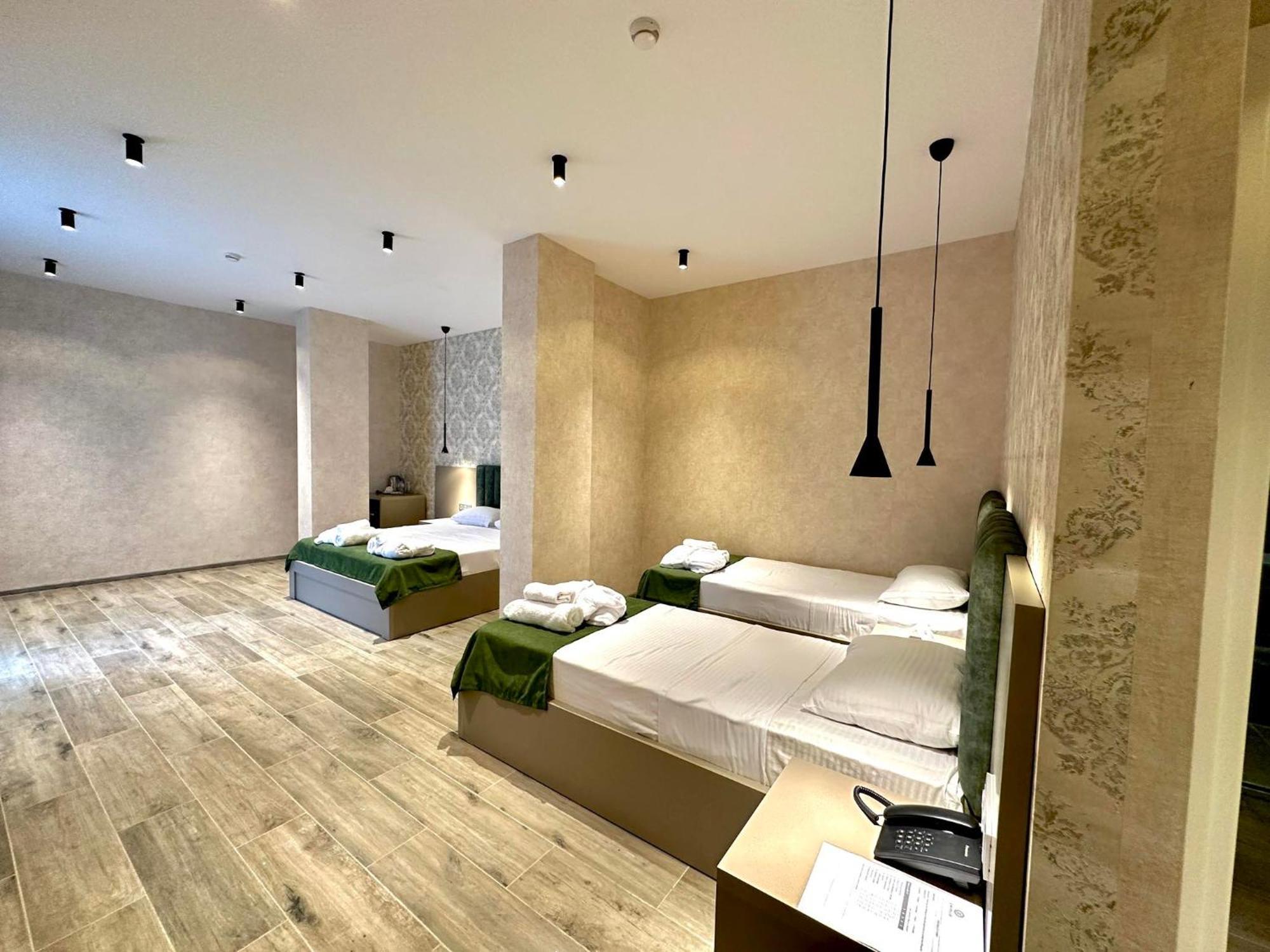 Emerald Hotel Batum Dış mekan fotoğraf