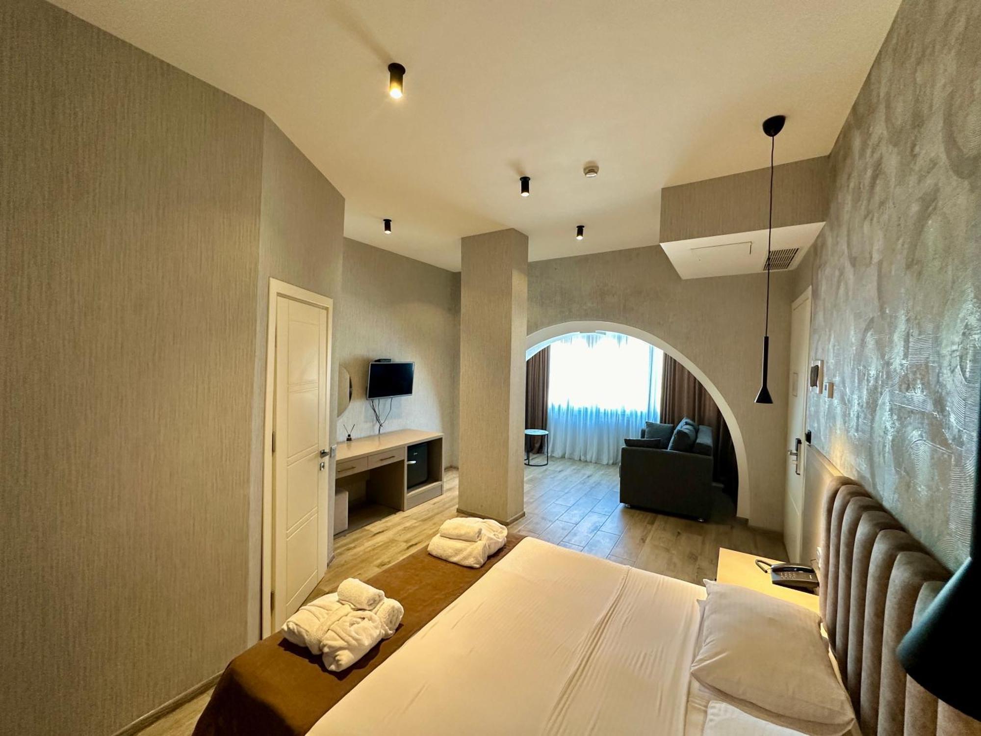 Emerald Hotel Batum Dış mekan fotoğraf