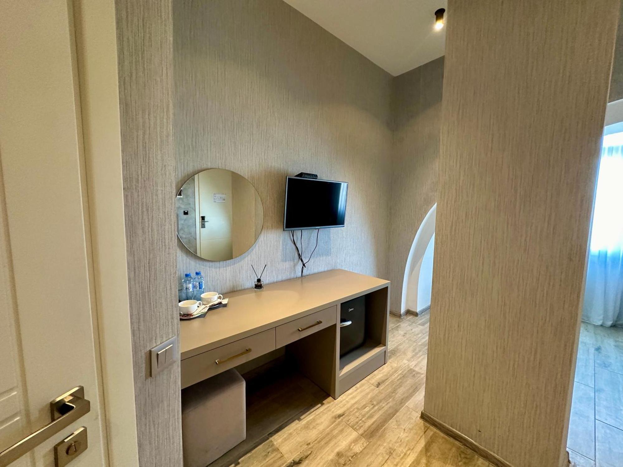 Emerald Hotel Batum Dış mekan fotoğraf