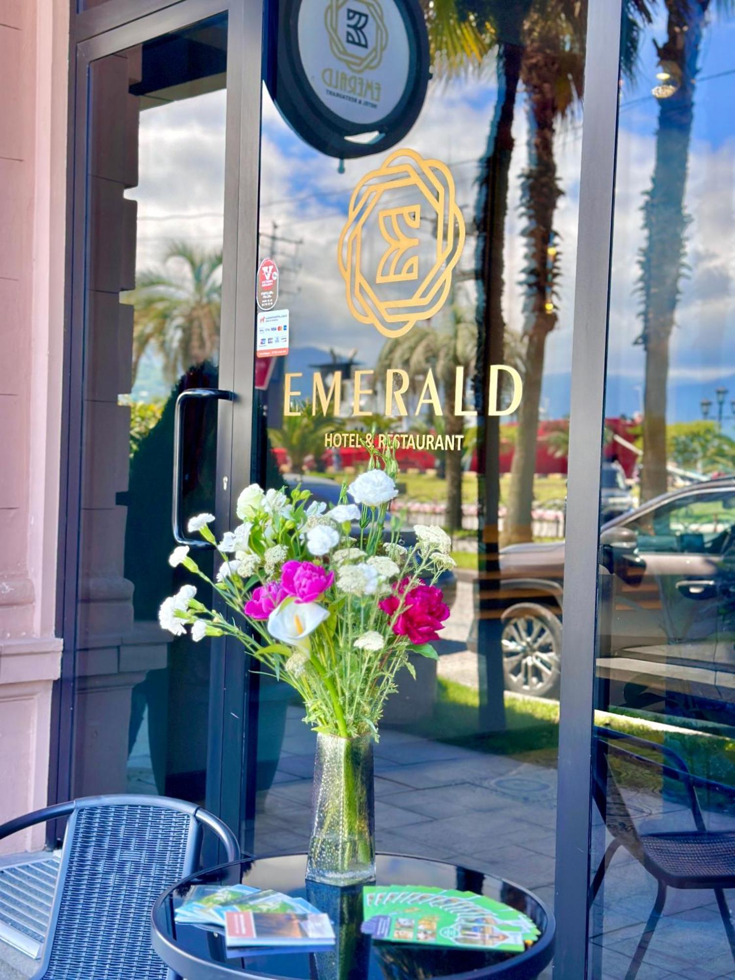 Emerald Hotel Batum Dış mekan fotoğraf
