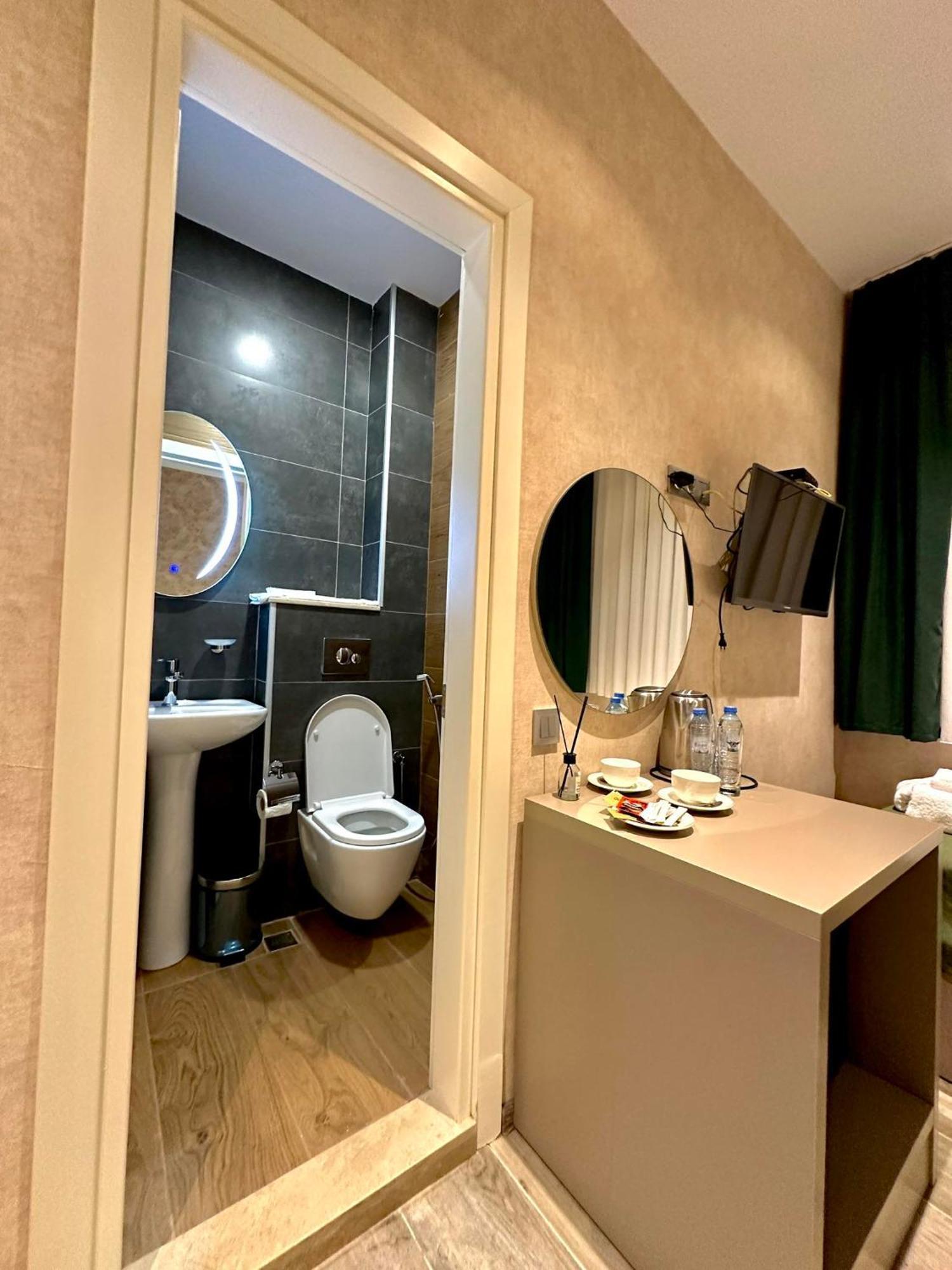 Emerald Hotel Batum Dış mekan fotoğraf