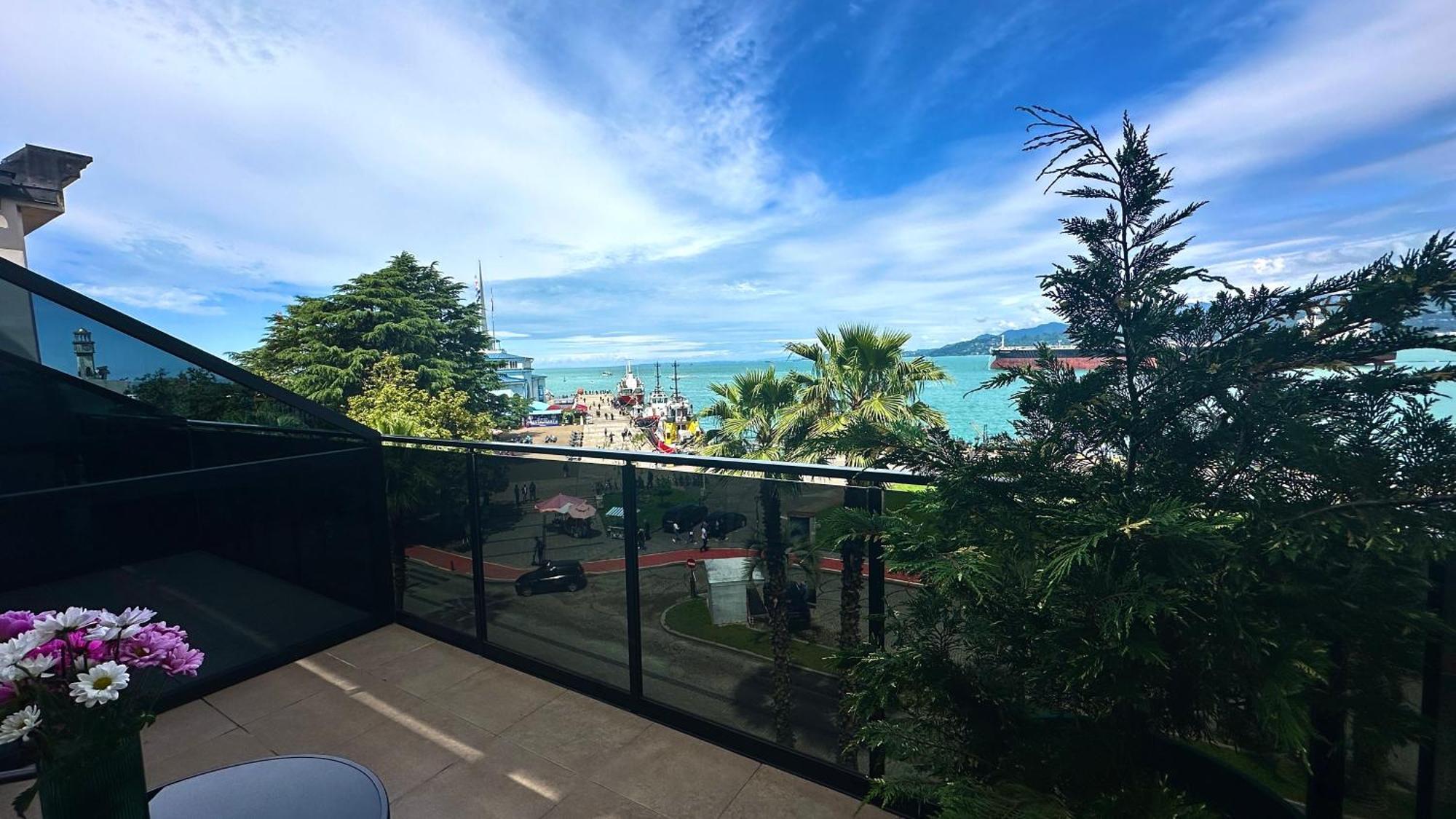 Emerald Hotel Batum Dış mekan fotoğraf