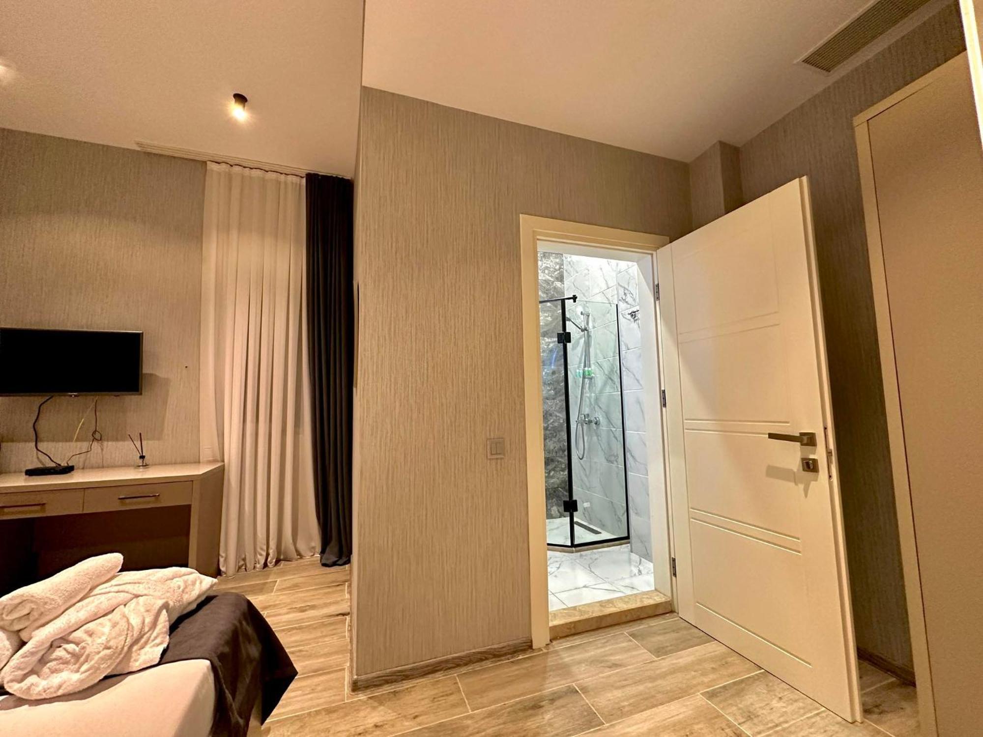 Emerald Hotel Batum Dış mekan fotoğraf