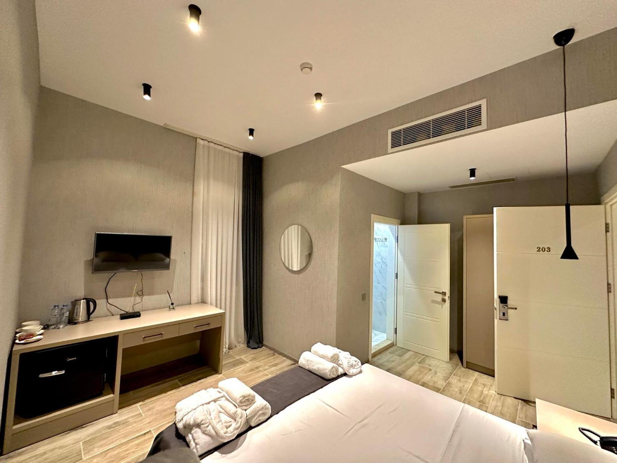 Emerald Hotel Batum Dış mekan fotoğraf