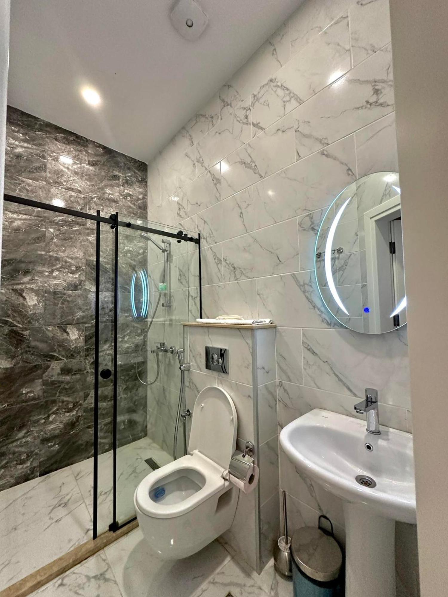 Emerald Hotel Batum Dış mekan fotoğraf