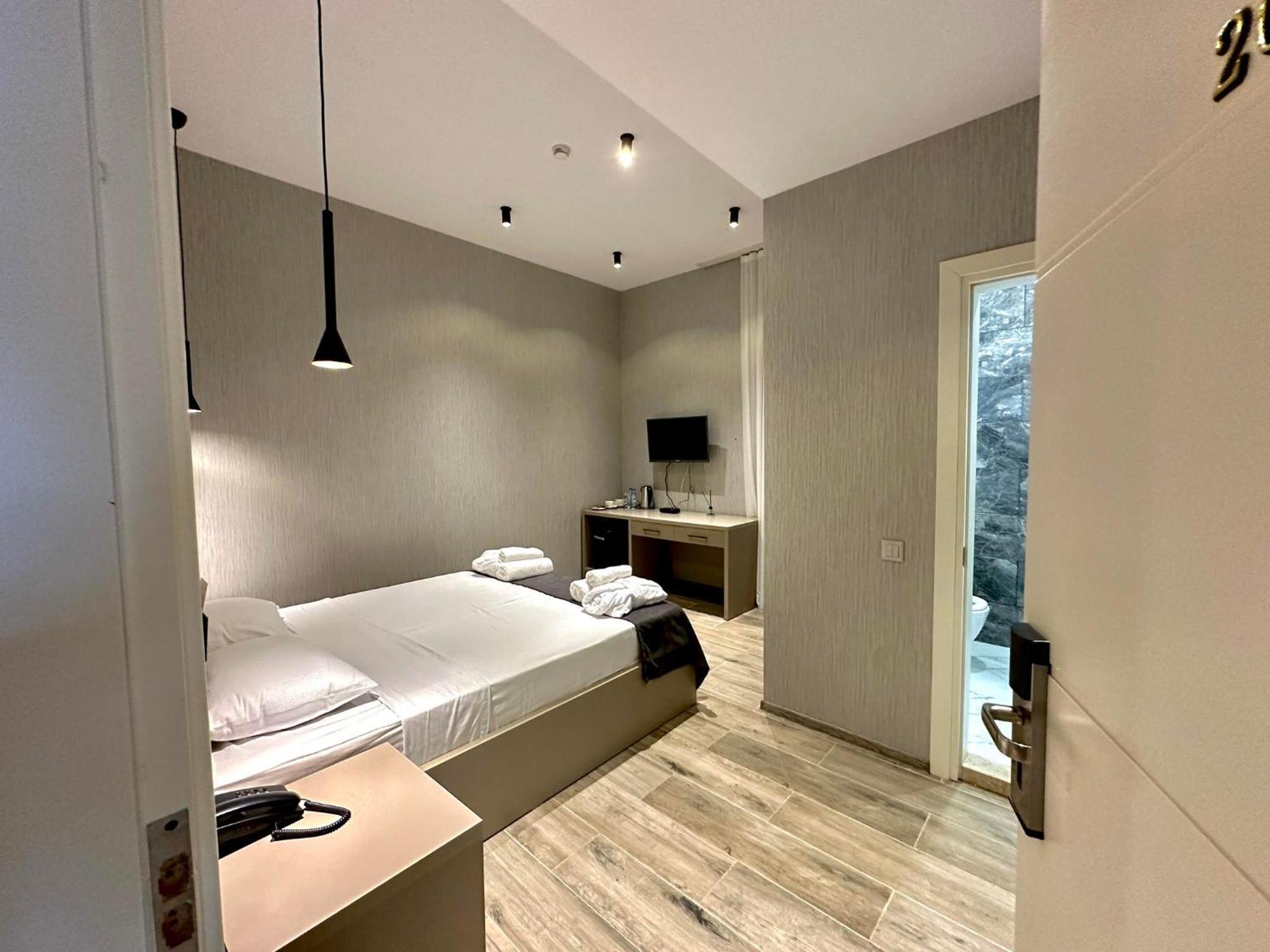 Emerald Hotel Batum Dış mekan fotoğraf